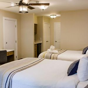 Queen Room Two Queen Beds Balcony or Lake View Non-Smoking